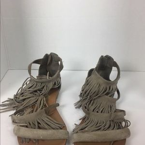 Steve Madden Women’s Gray Sandal Size 10
